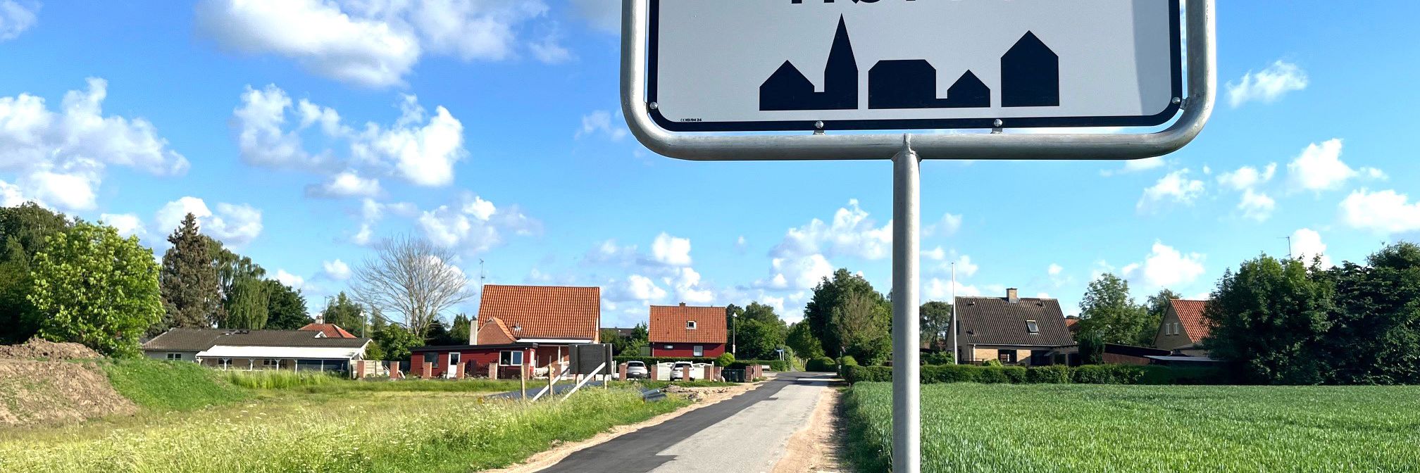 Byskilt på landevej ind til Hørve