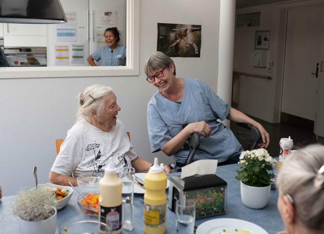 Ældre kvinde på Plejecentret Grønnegården i Nykøbing