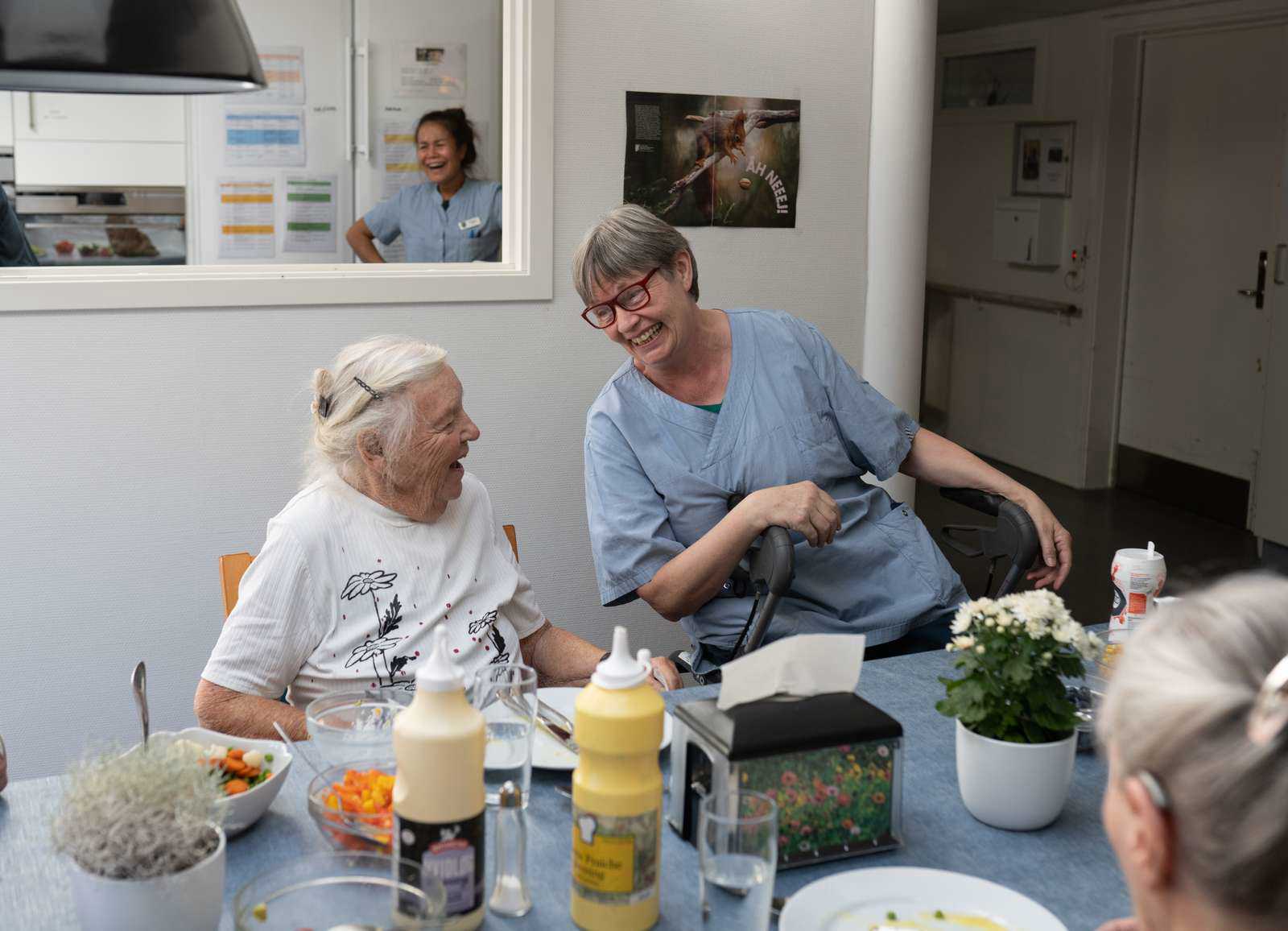 Ældre kvinde på Plejecentret Grønnegården i Nykøbing