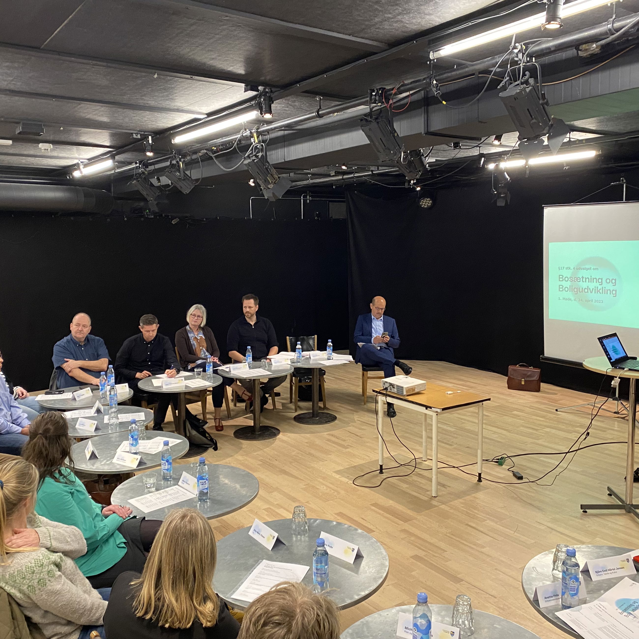Møde i udvalg for Bosætning og Boligudvikling