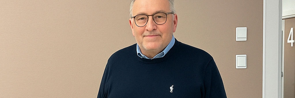 Claus Rolsted der står