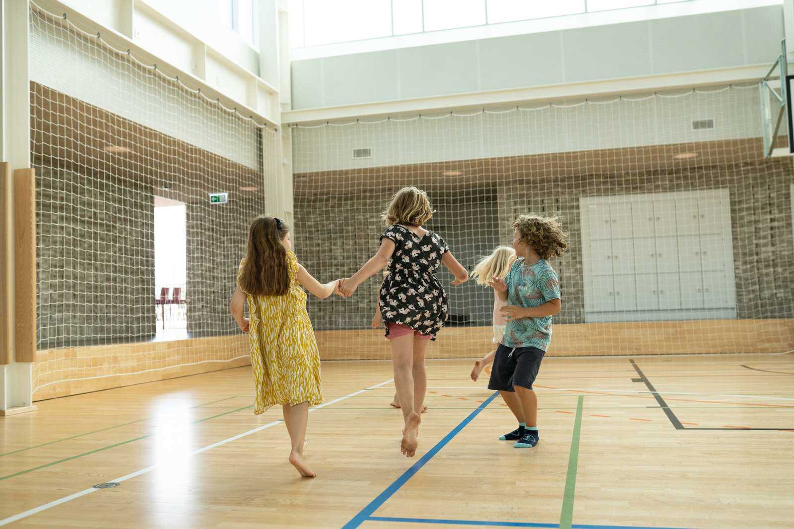 Børn der leger i Borren Højby