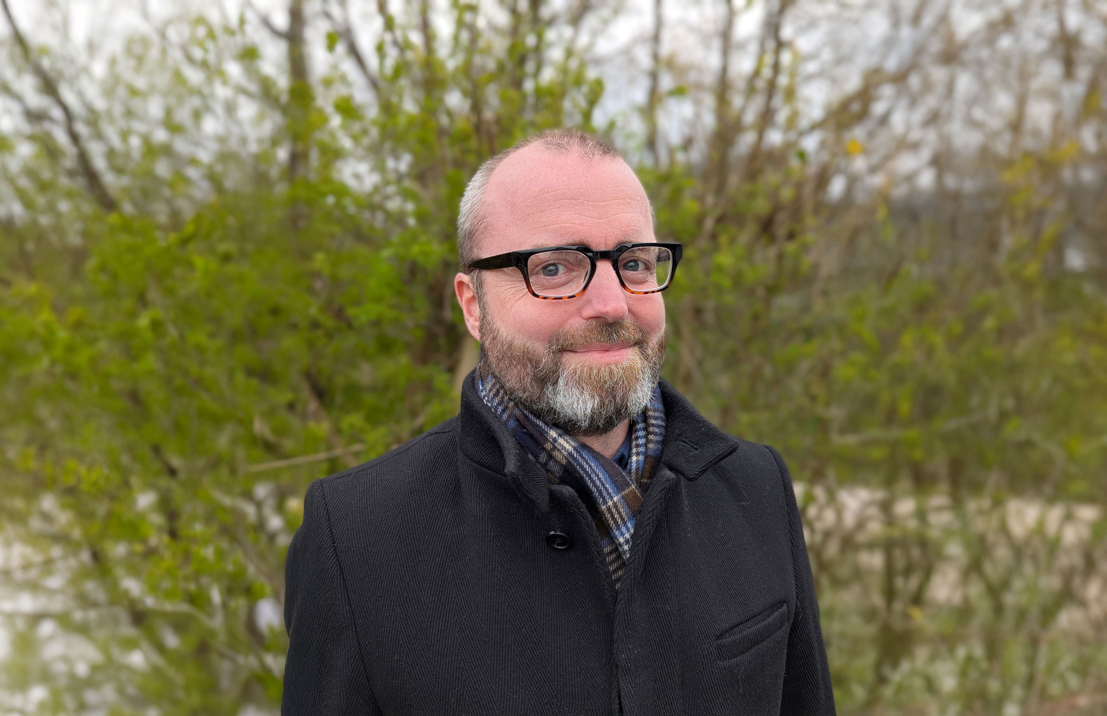 En mand med halstørklæde