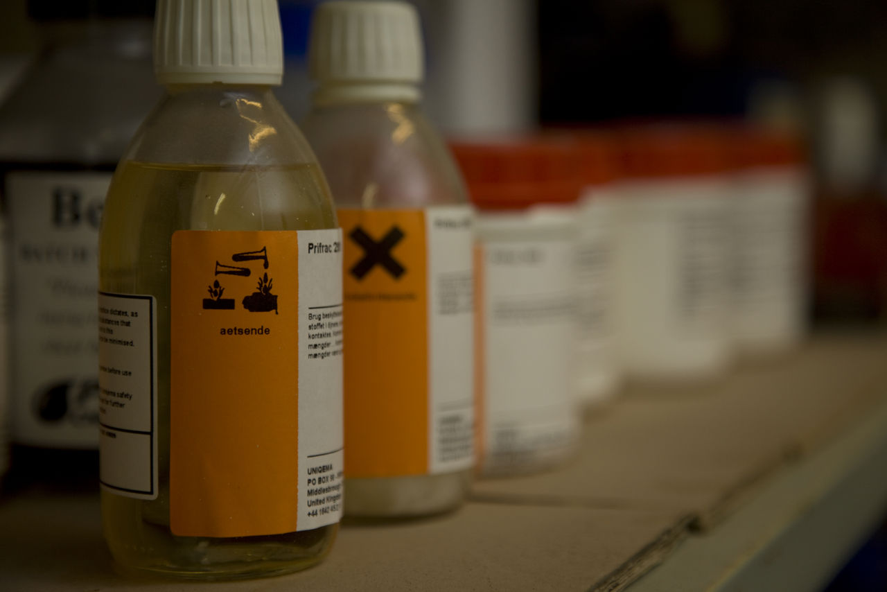 Flasker med faresymboler