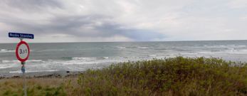 Nordre Strandvej i Lumsås, med udsigt over havet