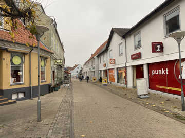 Gågaden Algade i Nykøbing - en hverdagsformiddag i november