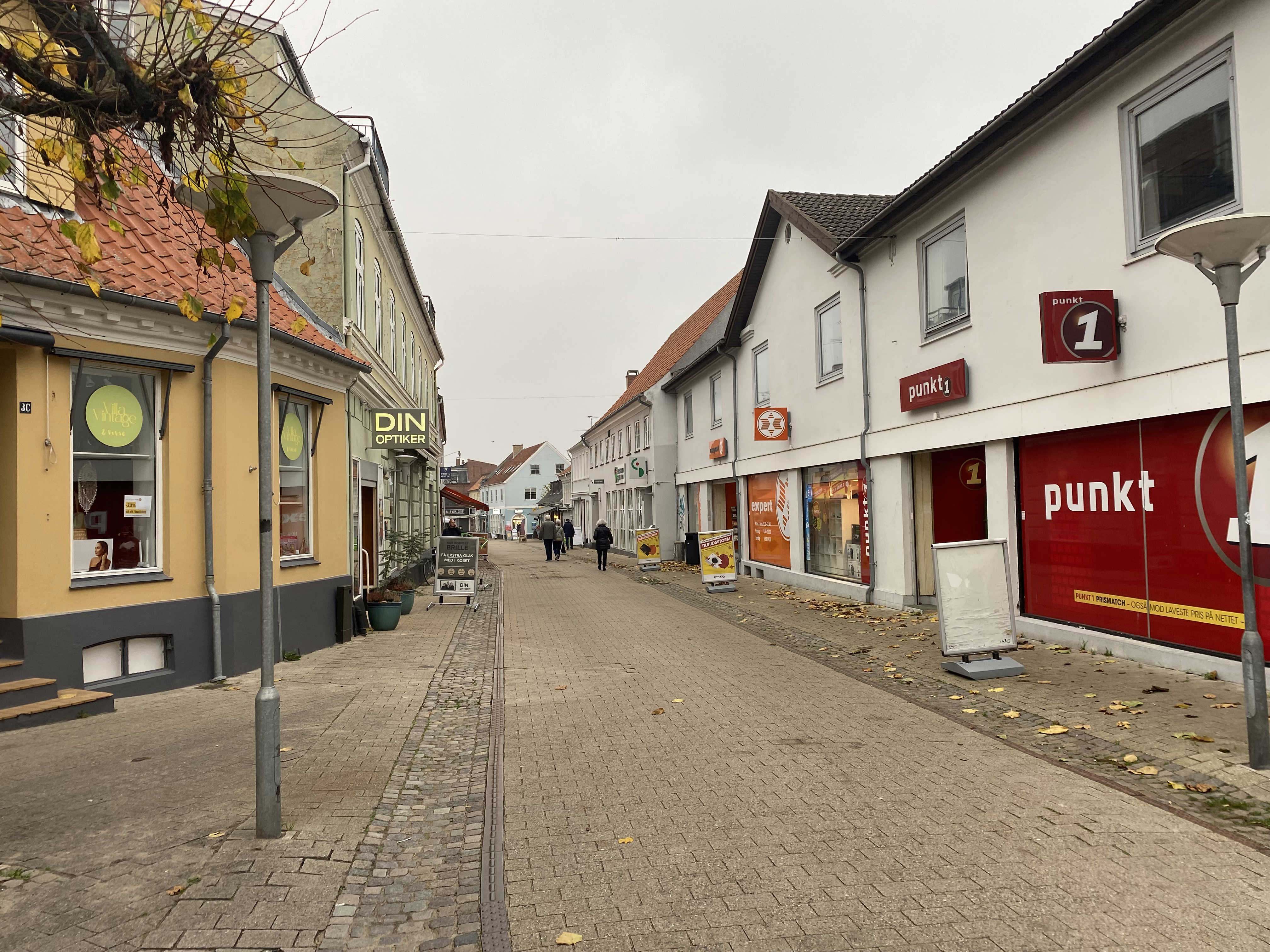 Gågaden Algade i Nykøbing - en hverdagsformiddag i november