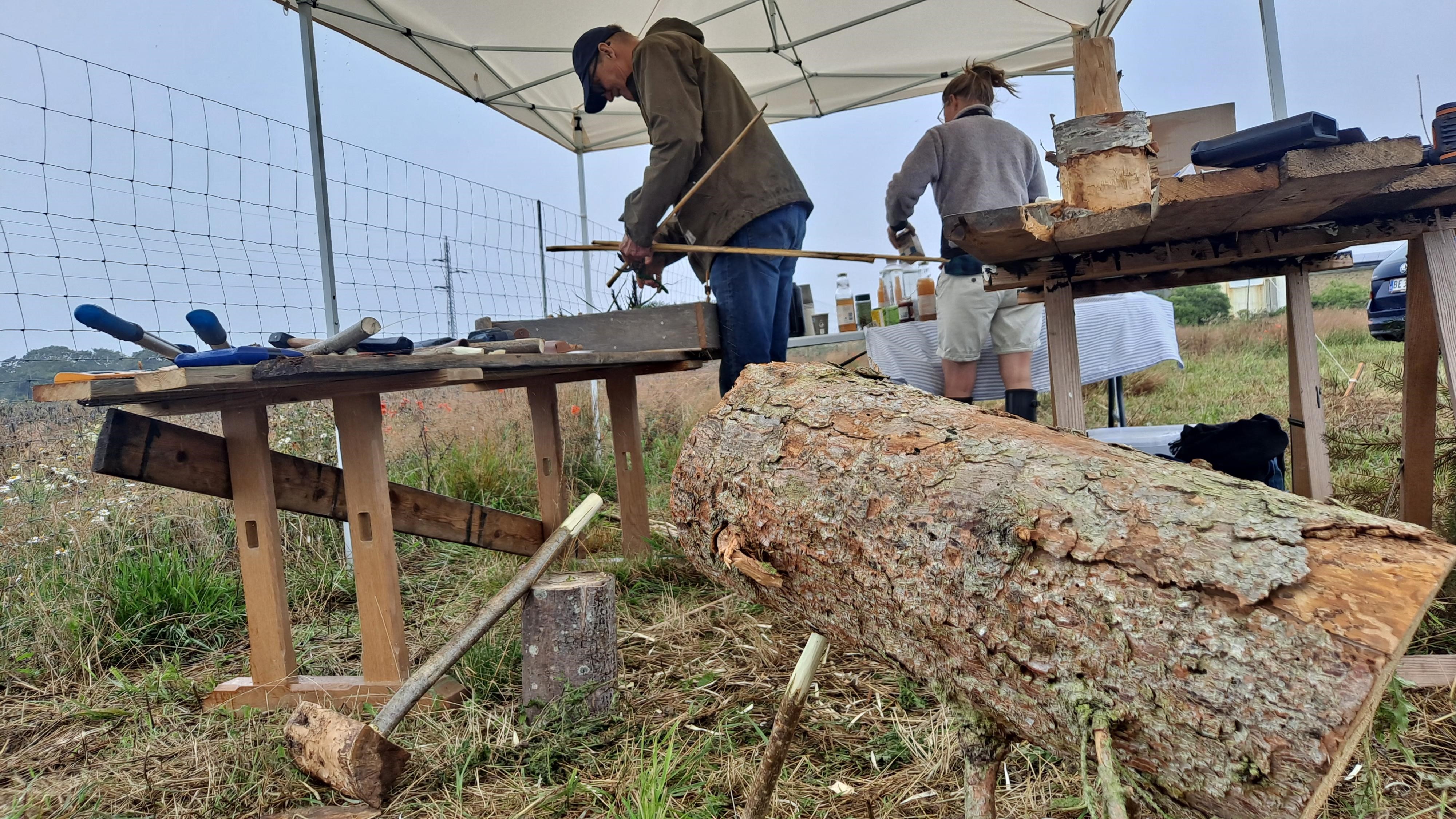 Værksted for insekthoteller på skovstykket ved Nyrup