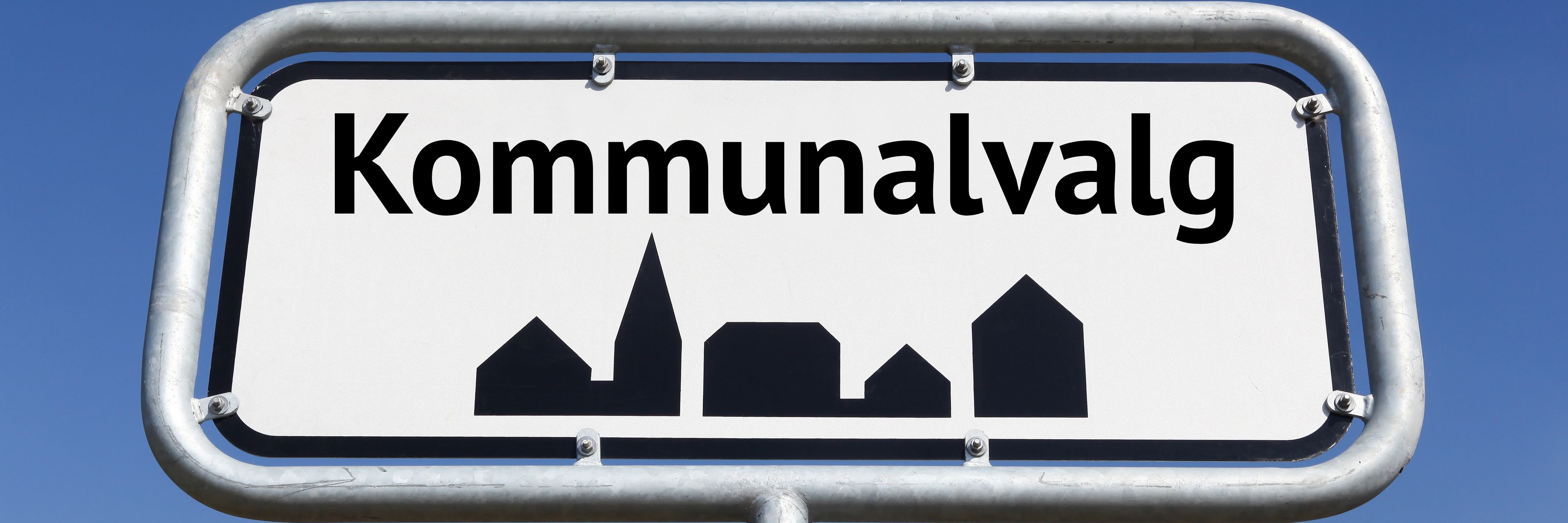Byskilt med påskriften Kommunalvalg