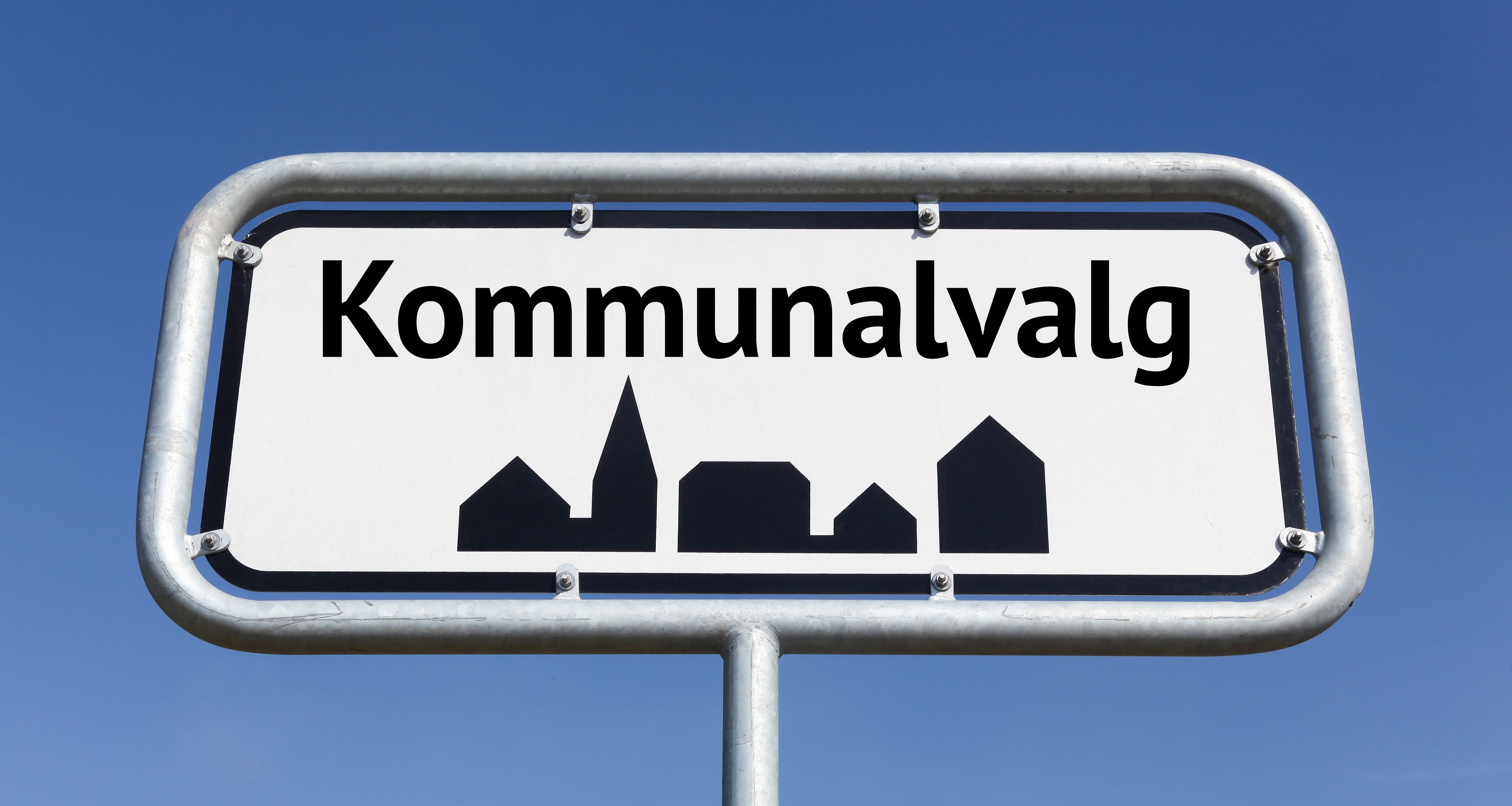 Byskilt med påskriften Kommunalvalg