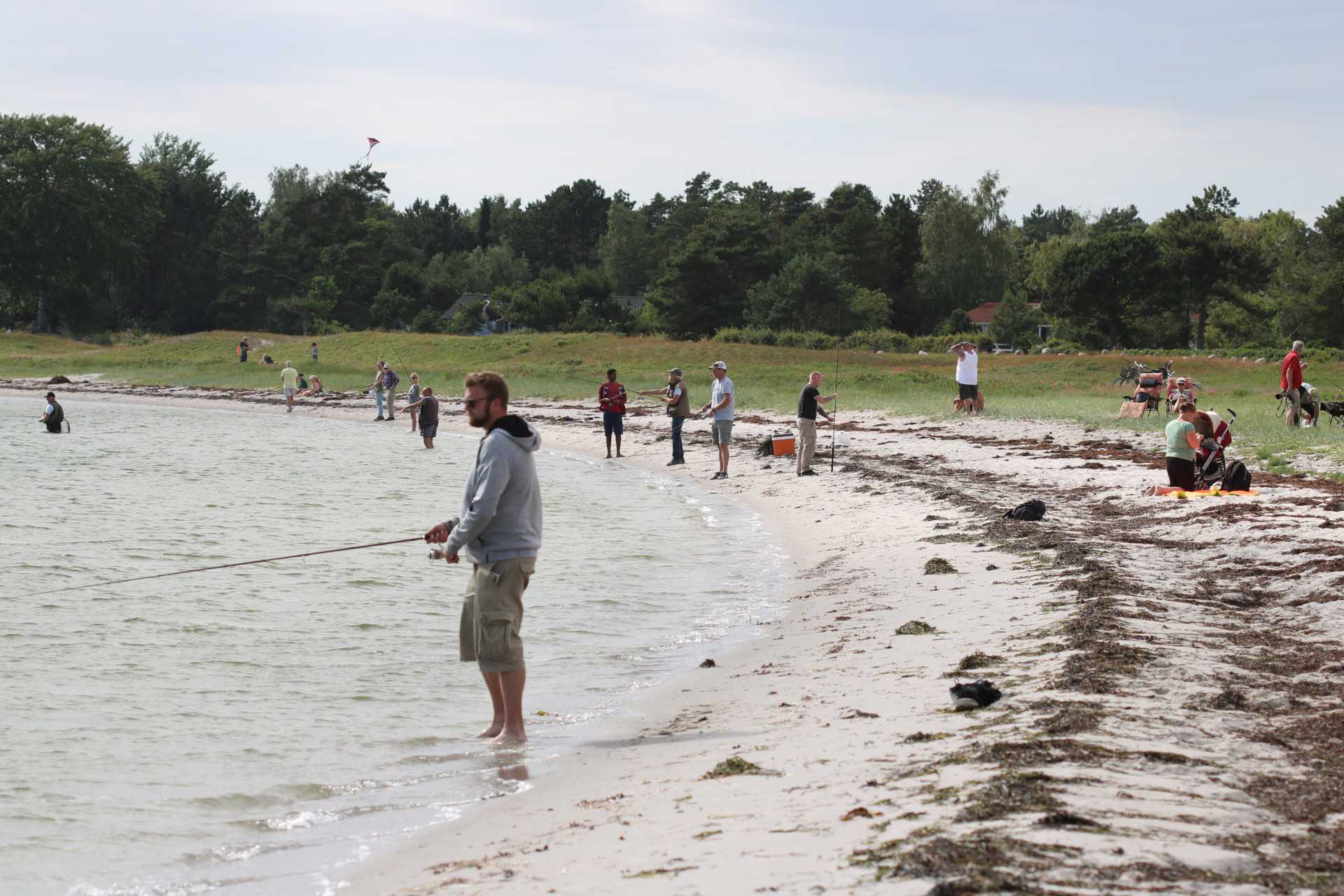 lystfiskere der fisker ved Skansehage