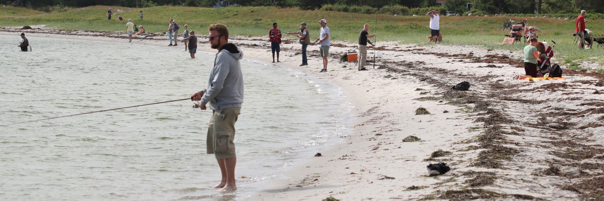 lystfiskere der fisker ved Skansehage